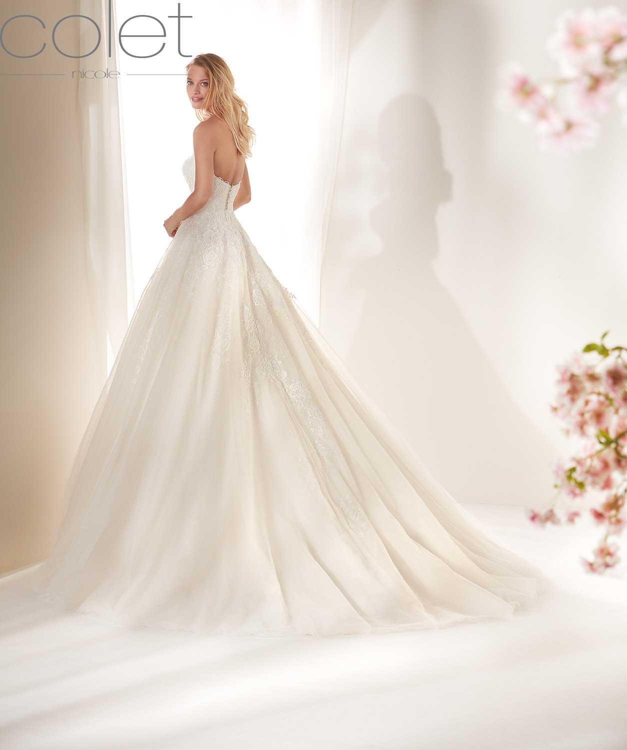 19309 | Abiti Sposa e Sposo Collezione 2022 - Atelier Vestiti Nuziali per  Vicenza, Verona, Padova, Rovigo, Treviso(Veneto) e Trento(Trentino Alto  Adige).
