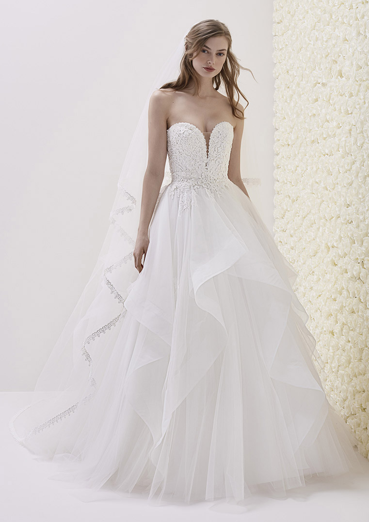 01 - Pronovias: collezione 2019 abiti e vestiti da sposa | Abiti Sposa e  Sposo Collezione 2022 - Atelier Vestiti Nuziali per Vicenza, Verona,  Padova, Rovigo, Treviso(Veneto) e Trento(Trentino Alto Adige).
