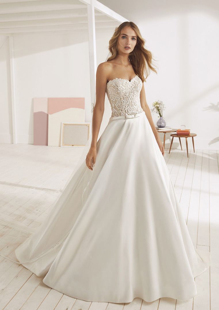 Oona | Abiti Sposa e Sposo Collezione 2022 - Atelier Vestiti Nuziali per  Vicenza, Verona, Padova, Rovigo, Treviso(Veneto) e Trento(Trentino Alto  Adige).
