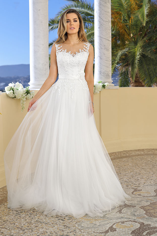 Collezione 2019 Abiti da Sposa | Abiti Sposa e Sposo Collezione 2022 -  Atelier Vestiti Nuziali per Vicenza, Verona, Padova, Rovigo,  Treviso(Veneto) e Trento(Trentino Alto Adige).