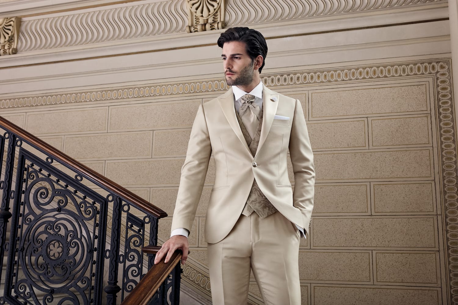 Abito da sposo -02-0222- Collezione Lubiam 2019 | Abiti Sposa e Sposo  Collezione 2022 - Atelier Vestiti Nuziali per Vicenza, Verona, Padova,  Rovigo, Treviso(Veneto) e Trento(Trentino Alto Adige).