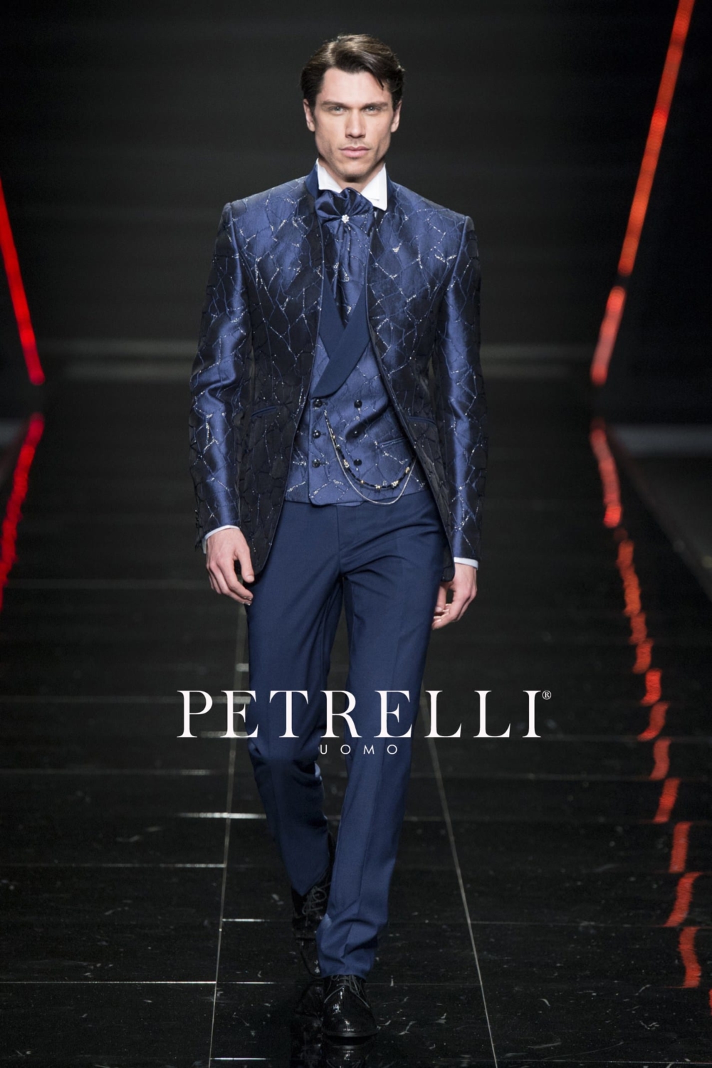 Abito da sposo -941D- Collezione Petrelli 2019 | Abiti Sposa e Sposo  Collezione 2022 - Atelier Vestiti Nuziali per Vicenza, Verona, Padova,  Rovigo, Treviso(Veneto) e Trento(Trentino Alto Adige).