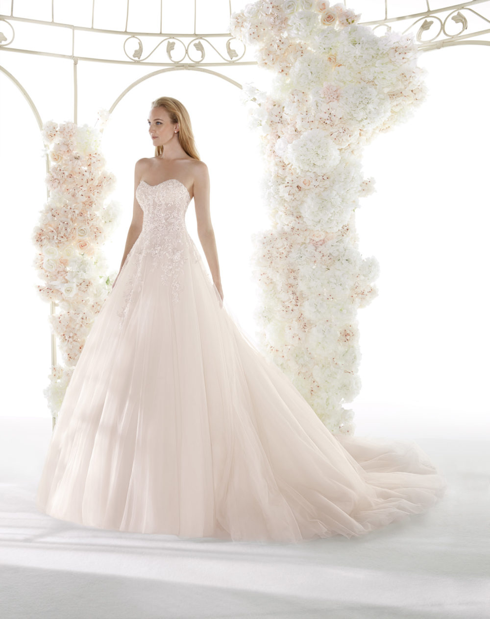 brillantini | Abiti Sposa e Sposo Collezione 2022 - Atelier Vestiti Nuziali  per Vicenza, Verona, Padova, Rovigo, Treviso(Veneto) e Trento(Trentino Alto  Adige).