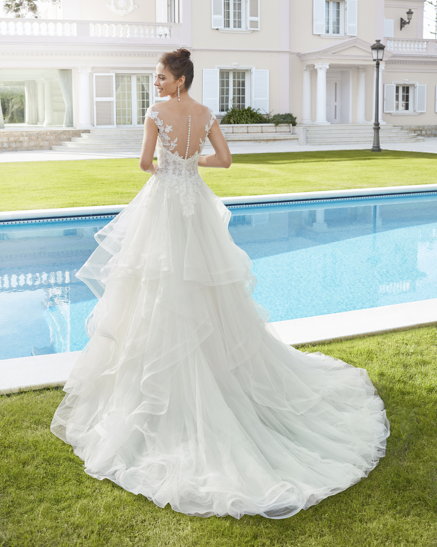 Abito da Sposa Rosa Clarà 2020 - COIREL | Mariages.it | Abiti Sposa e Sposo  Collezione 2022 - Atelier Vestiti Nuziali per Vicenza, Verona, Padova,  Rovigo, Treviso(Veneto) e Trento(Trentino Alto Adige).