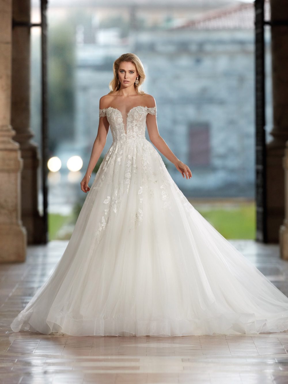 scollo omerale basso | Abiti Sposa e Sposo Collezione 2022 - Atelier  Vestiti Nuziali per Vicenza, Verona, Padova, Rovigo, Treviso(Veneto) e  Trento(Trentino Alto Adige).
