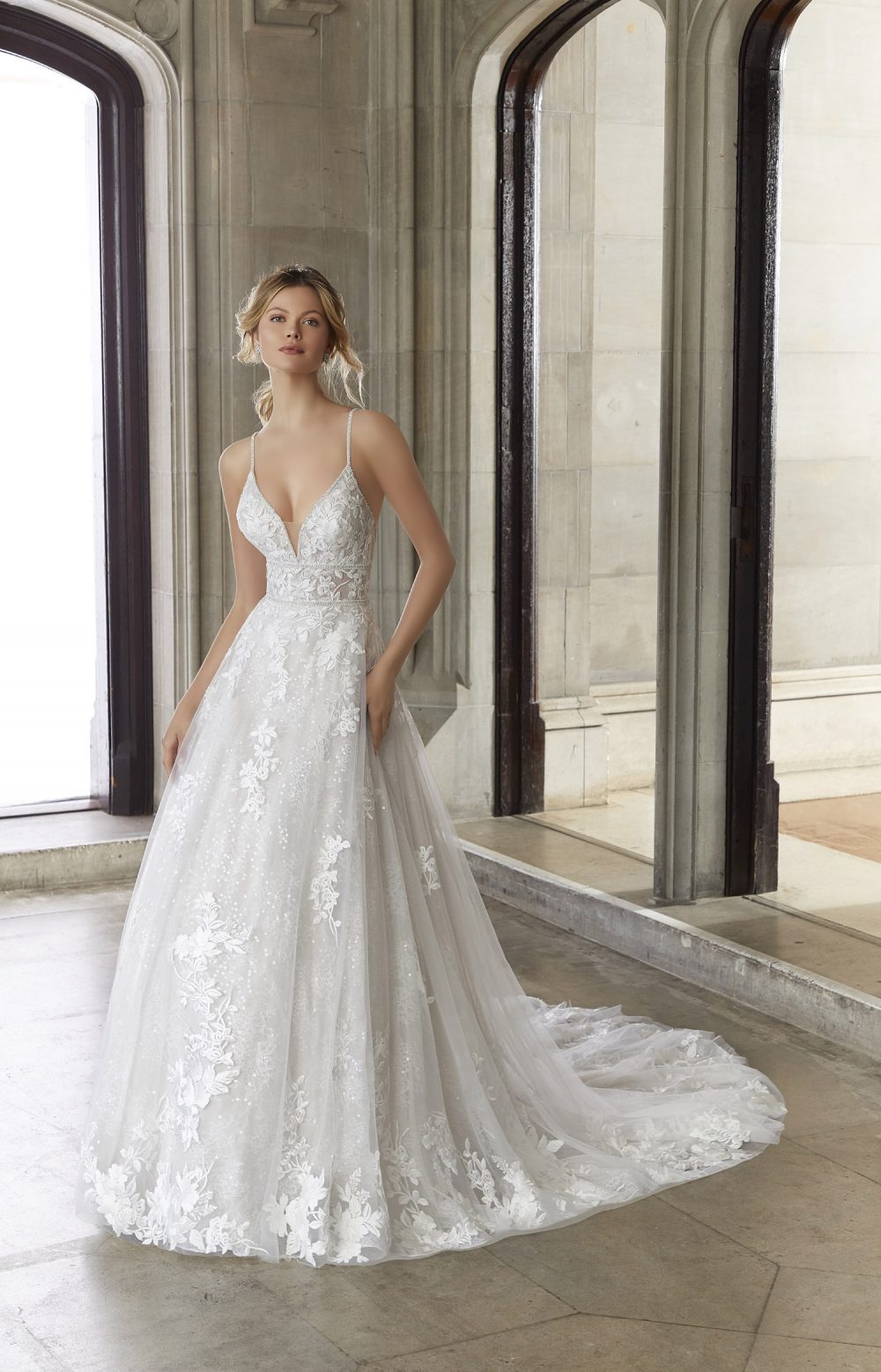 tulle | Abiti Sposa e Sposo Collezione 2022 - Atelier Vestiti Nuziali per  Vicenza, Verona, Padova, Rovigo, Treviso(Veneto) e Trento(Trentino Alto  Adige).