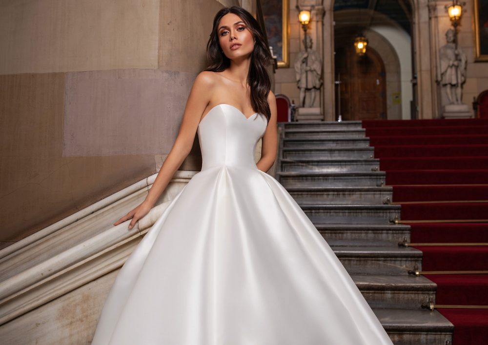Mariages: abito da sposa Pronovias 2021 a Vicenza, Verona, Padova, Veneto CLOSE