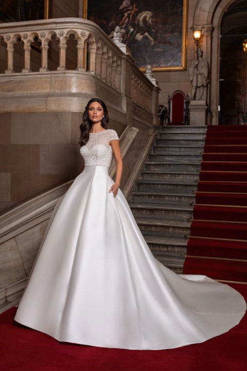 Abito Da Sposa Pronovias Lynx Mariages It Abiti Sposa E Sposo Collezione 21 Atelier Vestiti Nuziali Per Vicenza Verona Padova Rovigo Treviso Veneto E Trento Trentino Alto Adige