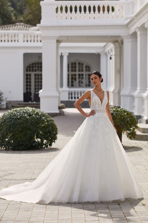 Abito Da Sposa Pronovias Lynx Mariages It Abiti Sposa E Sposo Collezione 21 Atelier Vestiti Nuziali Per Vicenza Verona Padova Rovigo Treviso Veneto E Trento Trentino Alto Adige