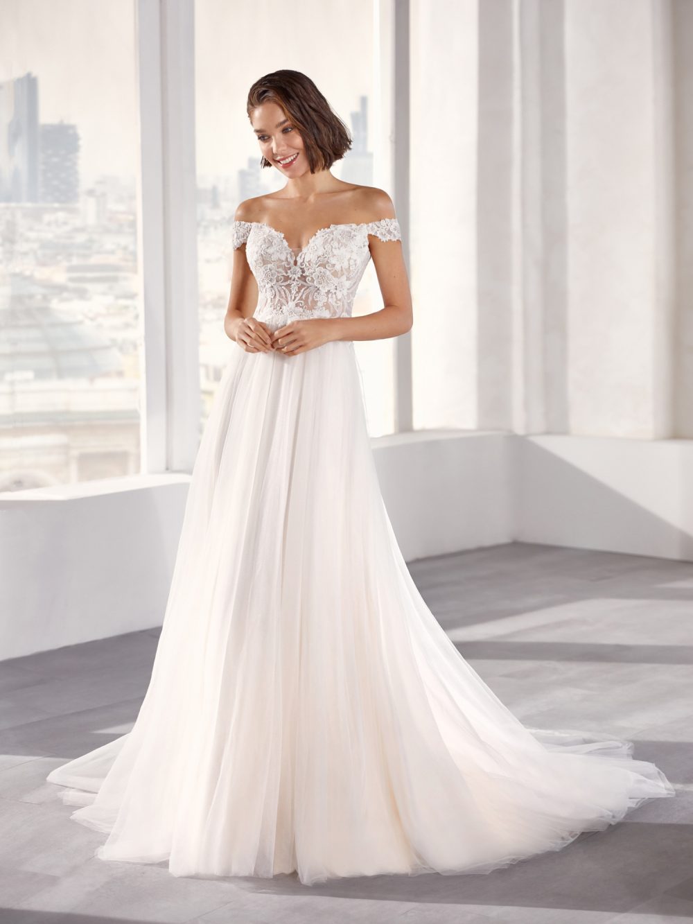 scollatura omerale | Abiti Sposa e Sposo Collezione 2022 - Atelier Vestiti  Nuziali per Vicenza, Verona, Padova, Rovigo, Treviso(Veneto) e  Trento(Trentino Alto Adige).