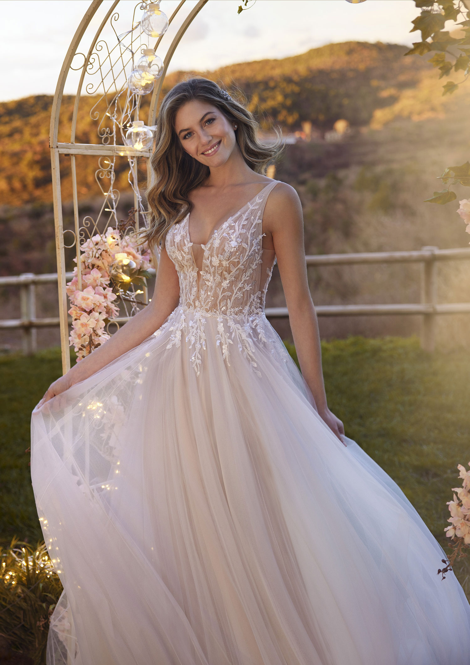 Abito da Sposa Poème Anpu  Abiti Sposa e Sposo Collezione 2024 - Atelier  Vestiti Nuziali per Vicenza, Verona, Padova, Rovigo, Treviso(Veneto) e  Trento(Trentino Alto Adige).