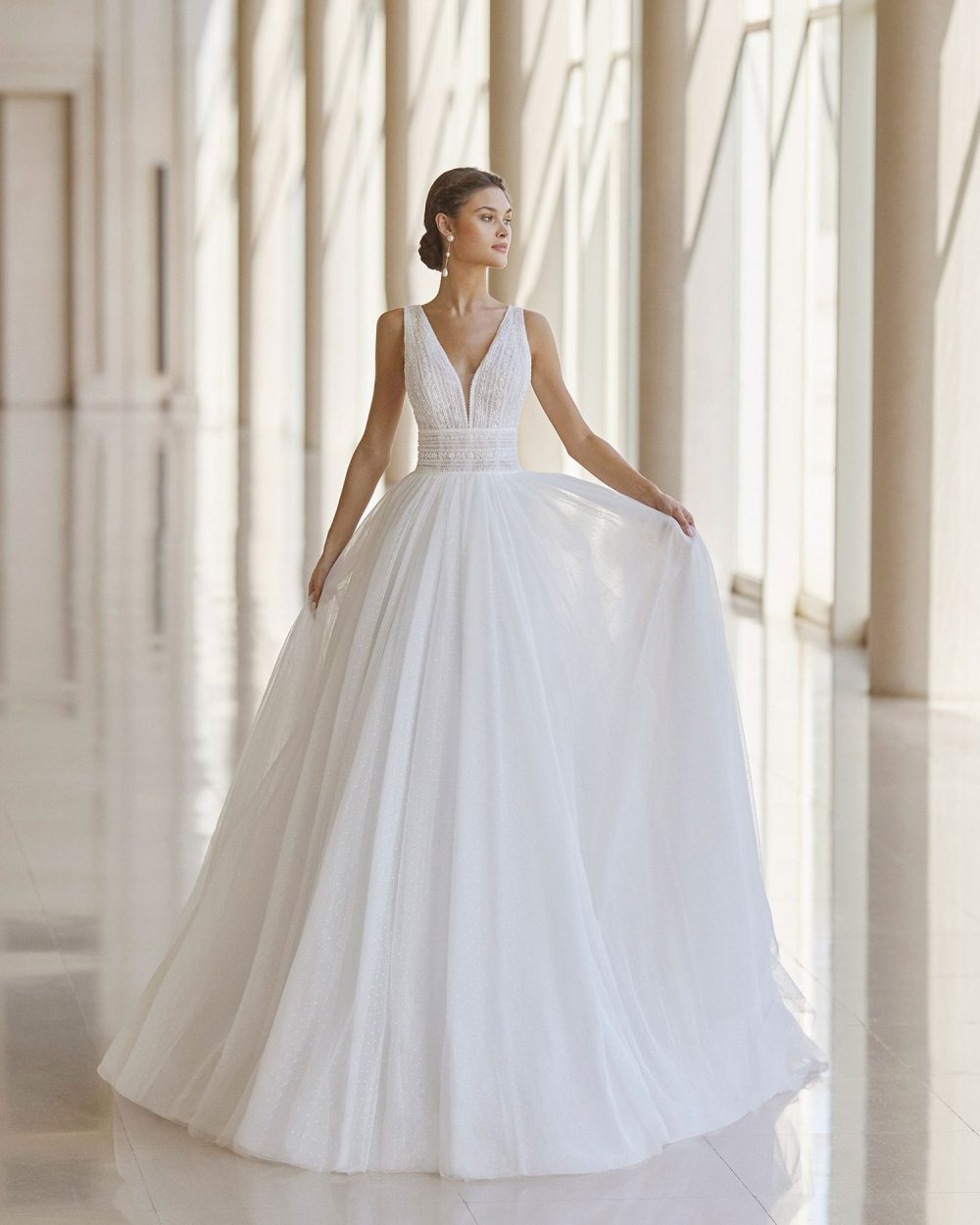 Rosa Clarà Abito da Sposa Collezione 2022 | Abiti Sposa e Sposo Collezione  2022 - Atelier Vestiti Nuziali per Vicenza, Verona, Padova, Rovigo,  Treviso(Veneto) e Trento(Trentino Alto Adige).