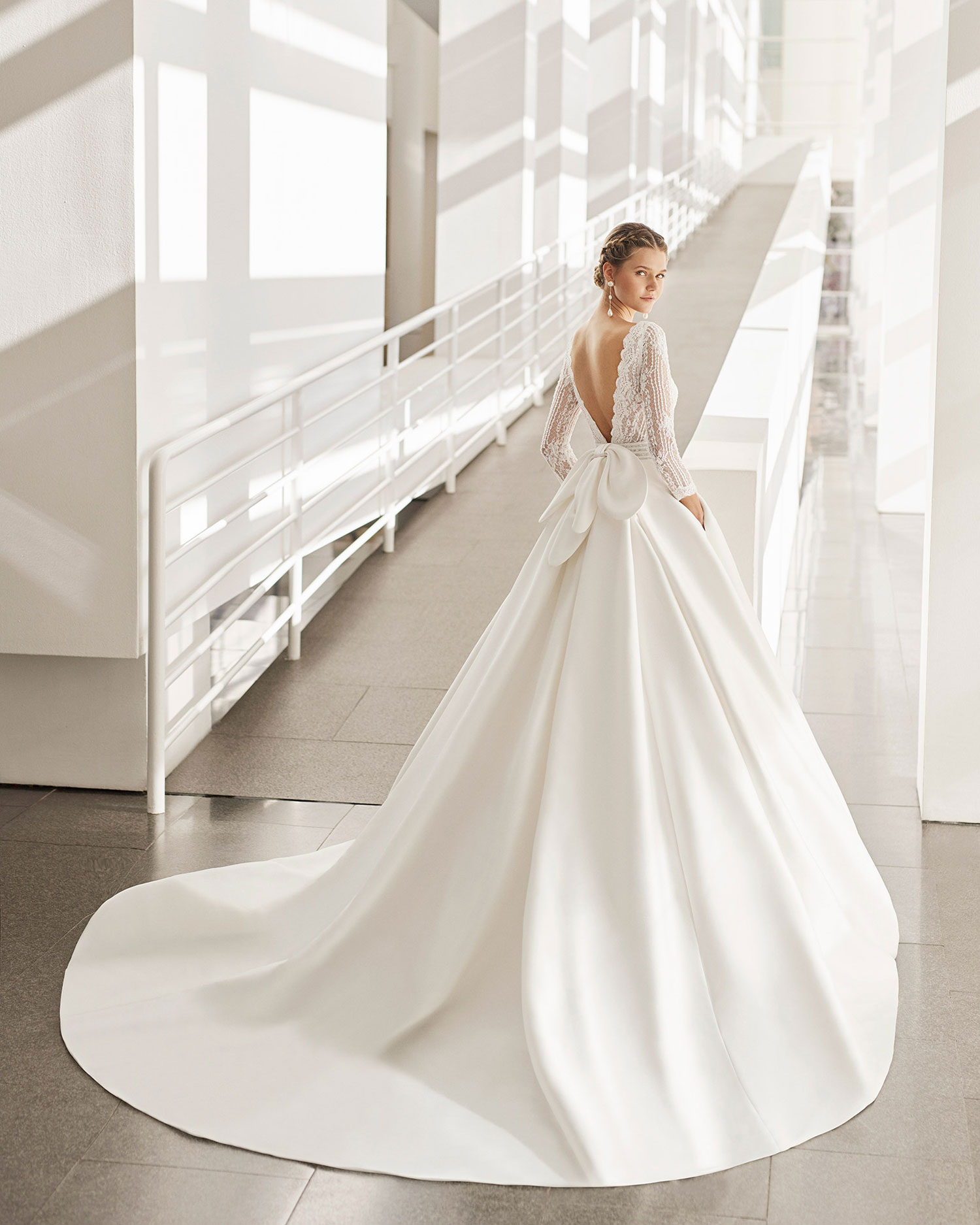 Abito da Sposa Rosa Clarà Nora | Mariages Abiti Sposa e Sposo Collezione  2022 - Atelier Vestiti Nuziali per Vicenza, Verona, Padova, Rovigo,  Treviso(Veneto) e Trento(Trentino Alto Adige).