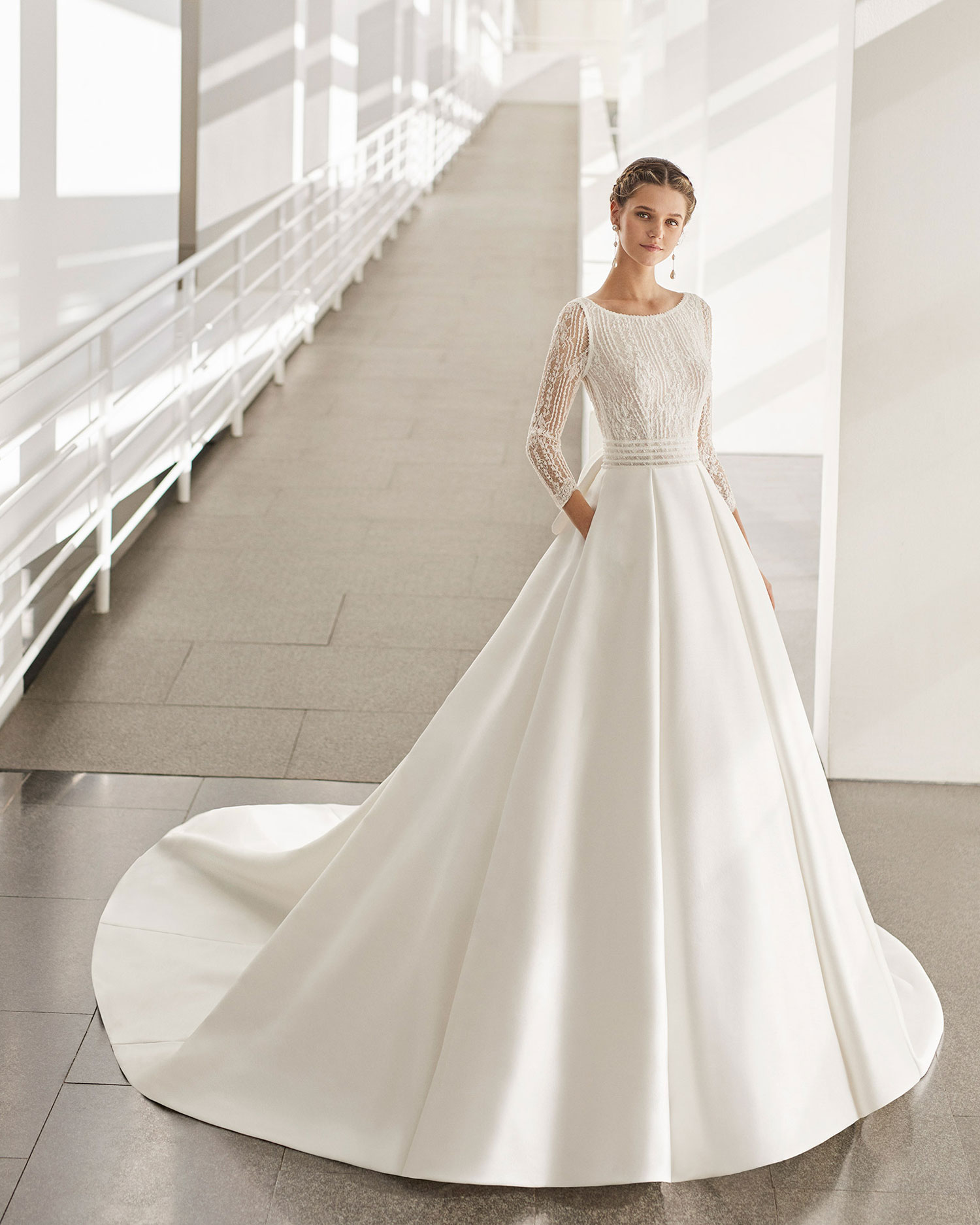 Abito da Sposa Rosa Clarà Nora | Mariages Abiti Sposa e Sposo Collezione  2022 - Atelier Vestiti Nuziali per Vicenza, Verona, Padova, Rovigo,  Treviso(Veneto) e Trento(Trentino Alto Adige).