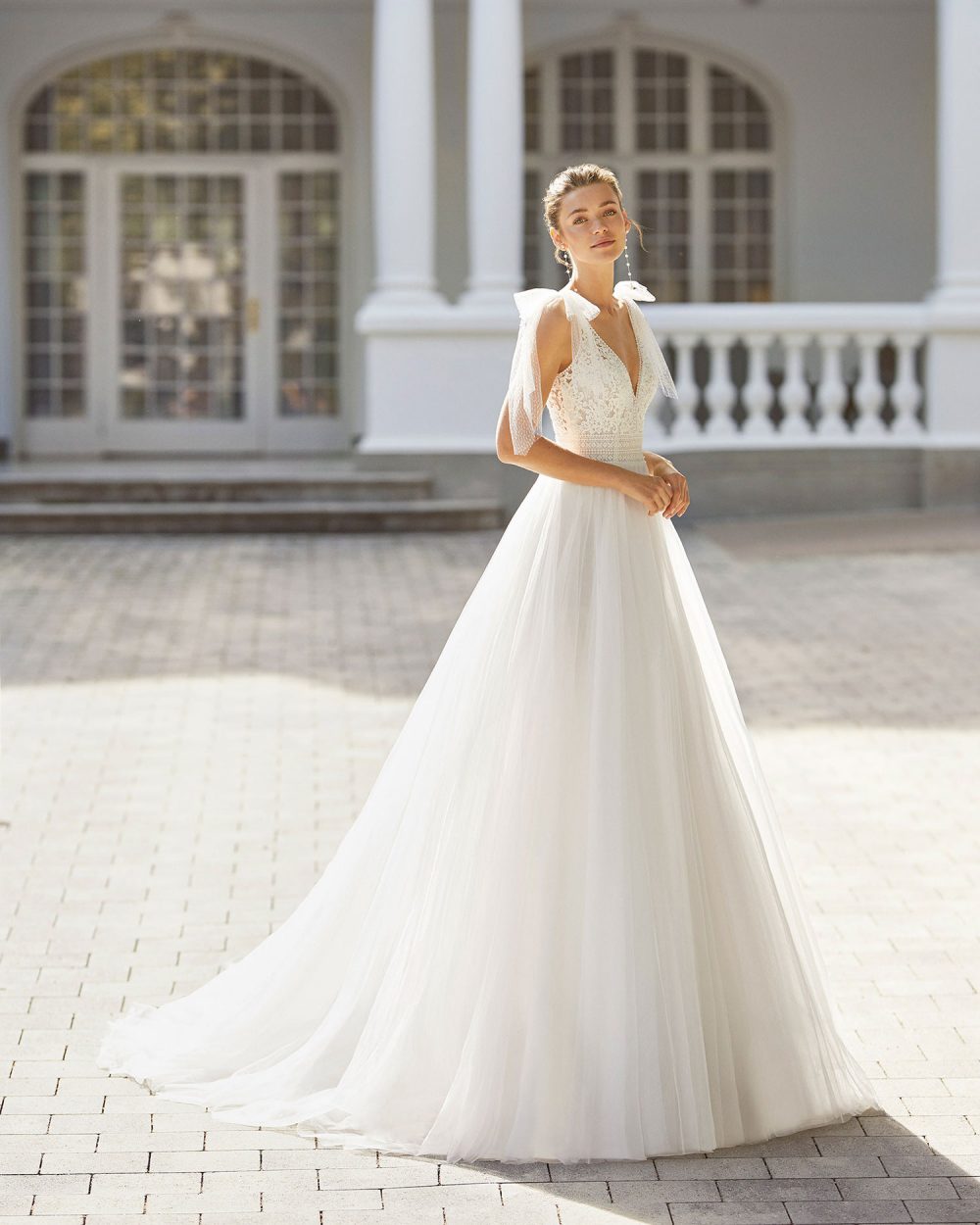 spalline con fiocco | Abiti Sposa e Sposo Collezione 2022 - Atelier Vestiti  Nuziali per Vicenza, Verona, Padova, Rovigo, Treviso(Veneto) e  Trento(Trentino Alto Adige).