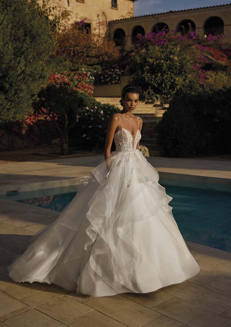 Abiti da sposa con gonna a balze store