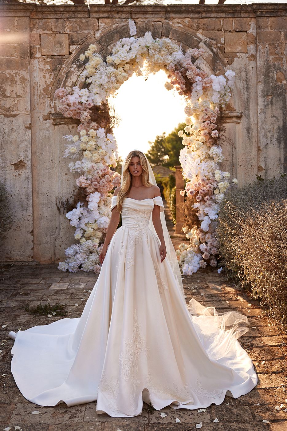 Abito da sposa gonna ampia clearance